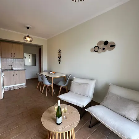 Casa Vardani Modern アパート