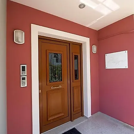 Casa Vardani Modern Apartment